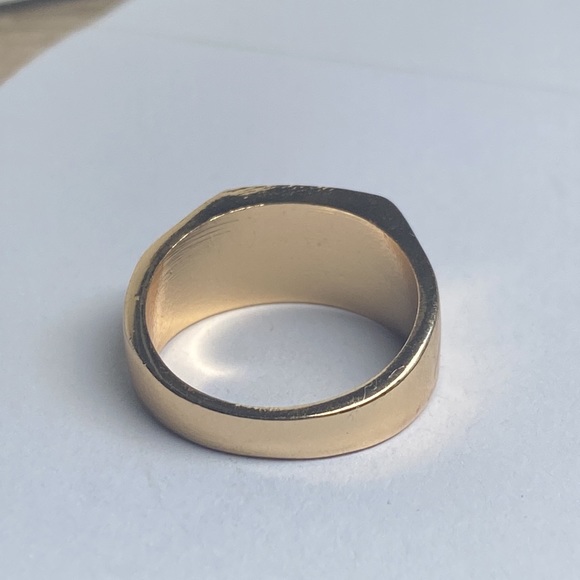 NEW Goldtone Signet Ring - Picture 9 of 11